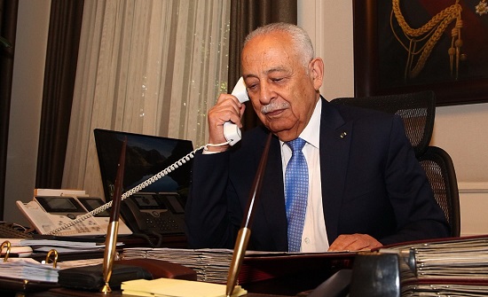 العيسوي ينقل تعازي الملك إلى آل الفارس