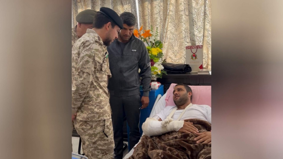 ولي العهد يطمئن على صحة مصابي حادثة مداهمة الحسينية