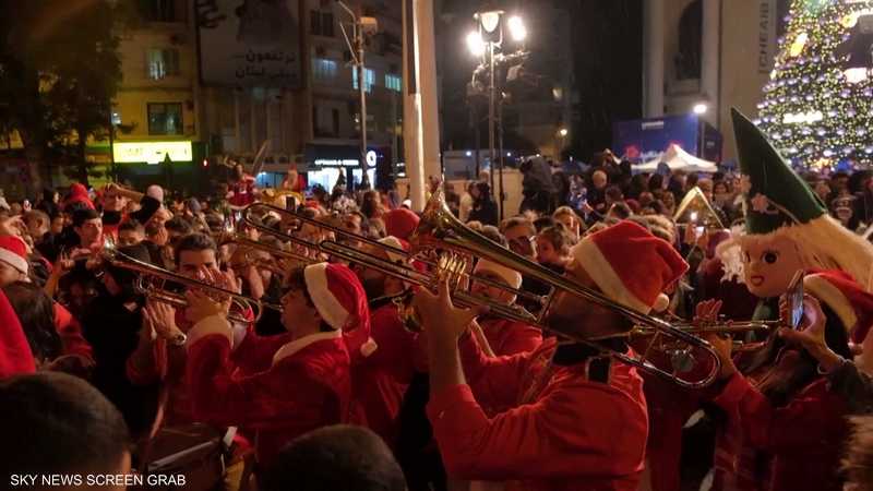 رغم الأزمات.. أسواق الميلاد تدخل الفرحة على اللبنانيين