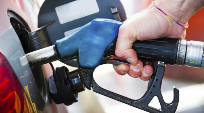 الشوبكي يتوقع تخفيض أسعار المشتقات النفطية 37 في المئة