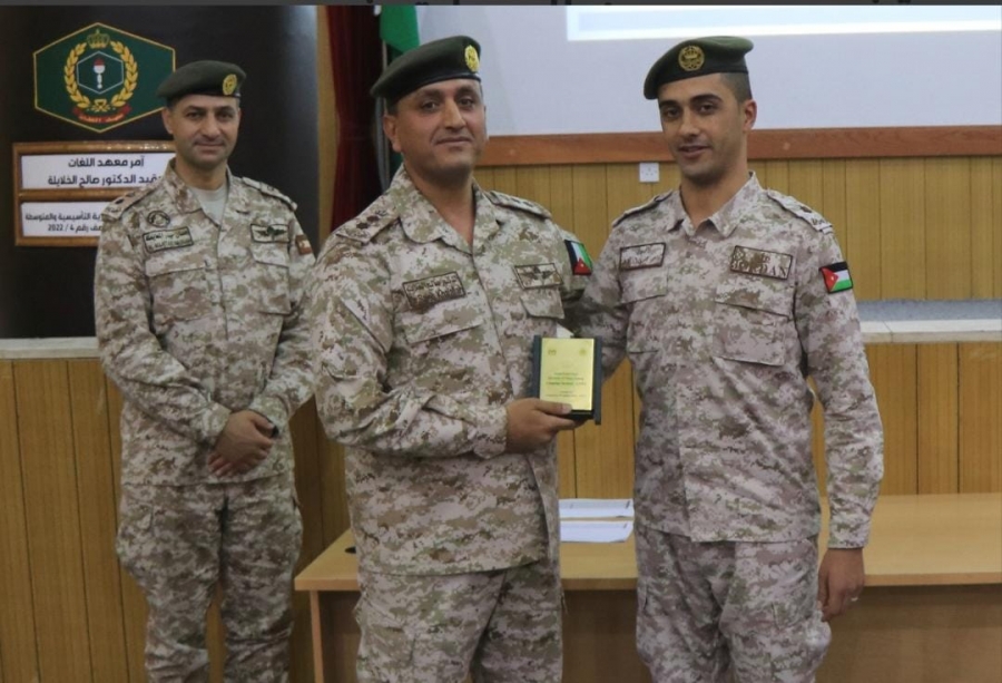 تخريج عدد من الدورات في معهد اللغات العسكري