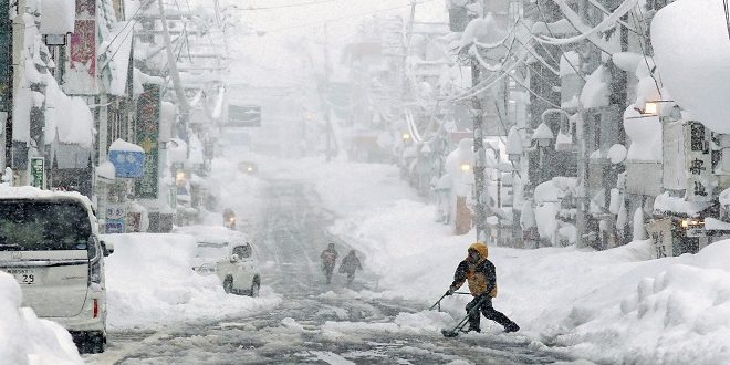 مصرع 13 شخصاً وإصابة العشرات جراء عواصف ثلجية شمال اليابان
