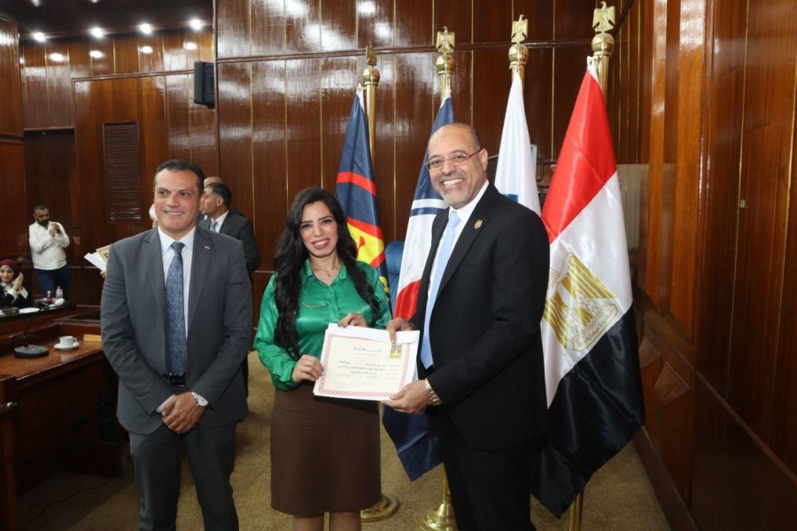 الاعلامية مرام سعيد:أشكر رئيس التقابة العامة للبترول علي الاحتفاء بي كأول حكمة دولية لكمال الاجسام واللياقة البدنية