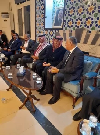 العيسوي ينقل تعازي الملك بوفاة والد مهند حجازي