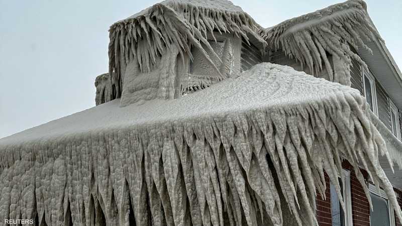 حاكمة نيويورك: العاصفة الثلجية واحدة من الأسوأ في التاريخ