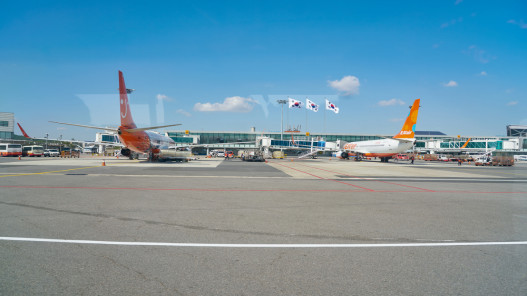 استئناف رحلات السفر من مطارين بكوريا الجنوبية بعد تعليقها بطلب من الجيش