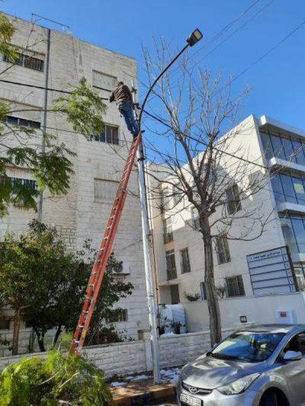 الكهرباء الأردنية تحذر الاقتراب من أسلاك الشبكات