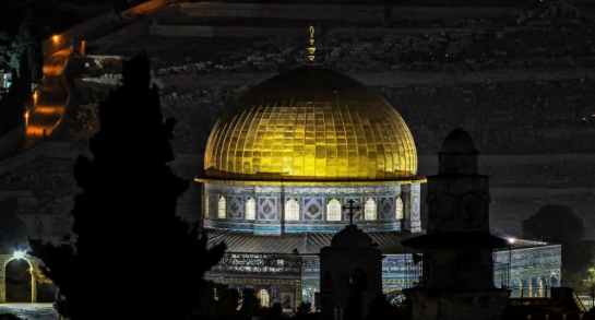 فرض قيود مشددة على دخول الفلسطينيين للمسجد الأقصى