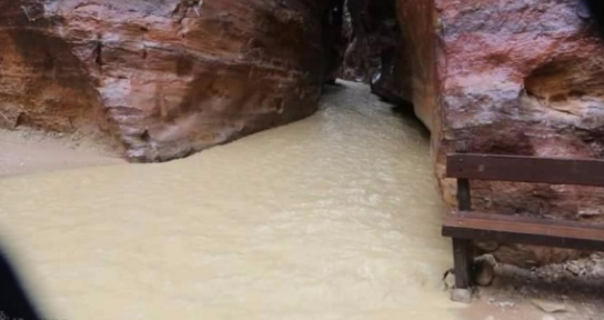 إخلاء موقع البترا الأثري من السياح