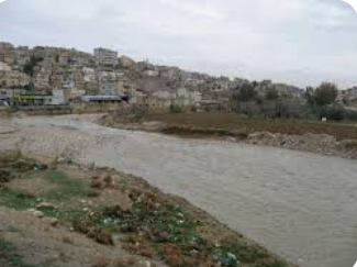 إغلاق طريق وادي القمر في الرصيفة