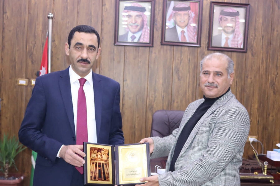 مهيدات يفتتح فرعا لمؤسسة الغذاء والدواء في لواء الأغوار الشمالية