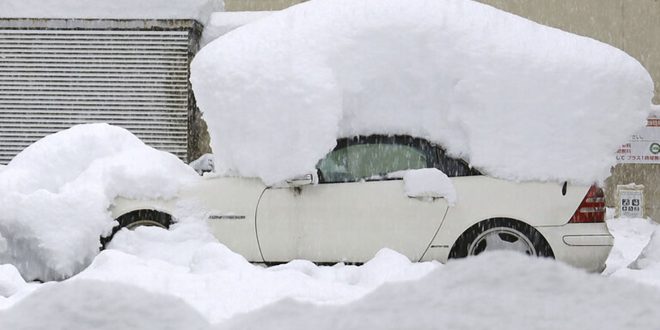 مصرع 17 شخصاً جراء استمرار تساقط الثلوج في اليابان