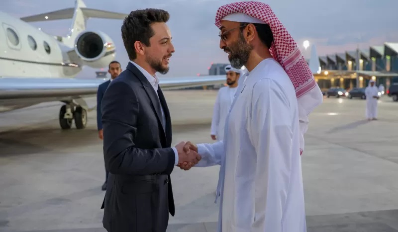 ولي العهد يصل أبوظبي لحضور تمرين عسكري أردني إماراتي