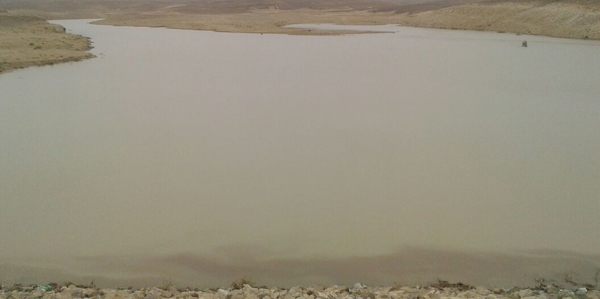 إغلاق طريق معانإيل بعد فيضان سد الوحيدي