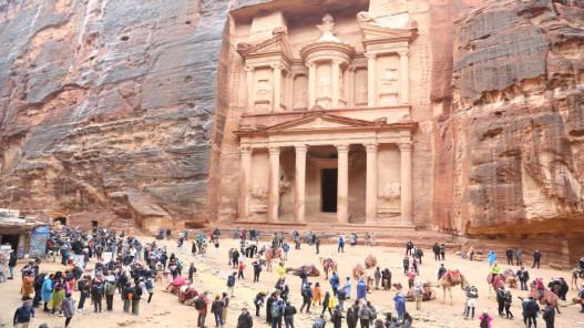 حركة سياحية اعتيادية تشهدها البترا بعد المنخفض الجوي