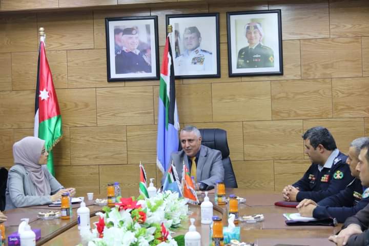 وفد من جامعة فيلادلفيا يزور أكاديمية الأمير الحسين _صور