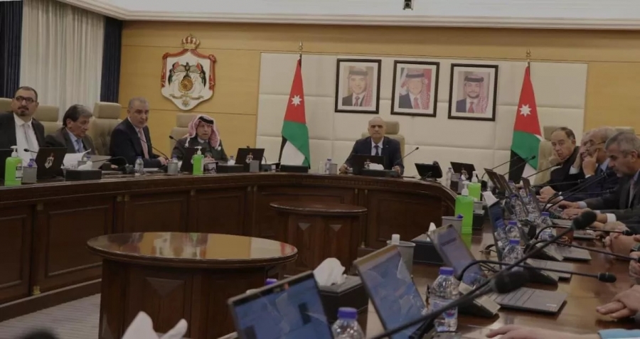 رئيس الوزراء يوجه بتنفيذ رؤية التحديث الاقتصادي ضمن المواقيت