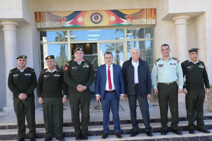 وفد طبي جزائري يزور مديرية الخدمات الطبية الملكية_صور