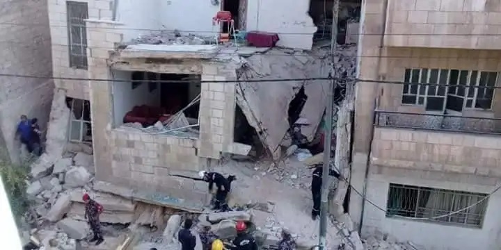 المومني: 100 منزل مهدد بالسقوط في الزرقاء ...قاعدين واروحهم على كفهم