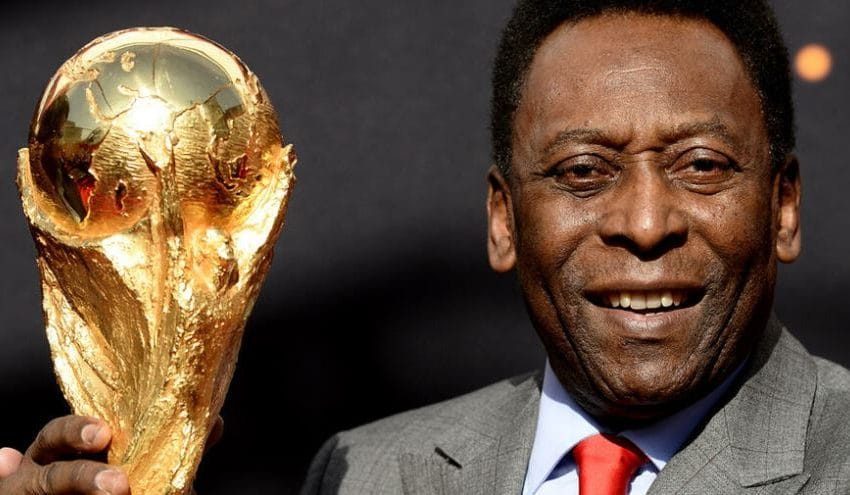 وفاة ملك الكرة العالمية .. البرازيلي بيليه ..