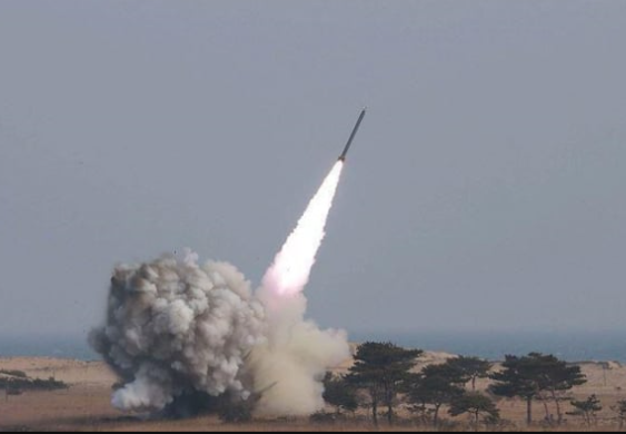 اليابان تحذر من احتمال إطلاق صاروخ كوري شمالي ثان