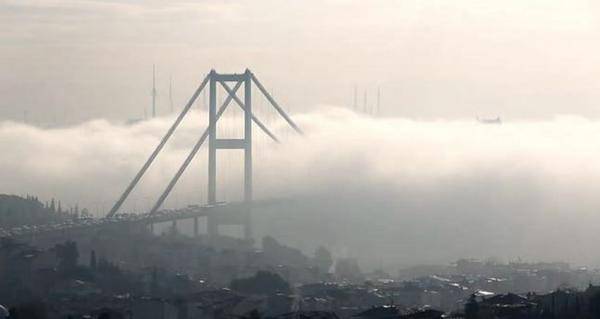 ضباب كثيف يوقف حركة الملاحة في مضيق البسفور