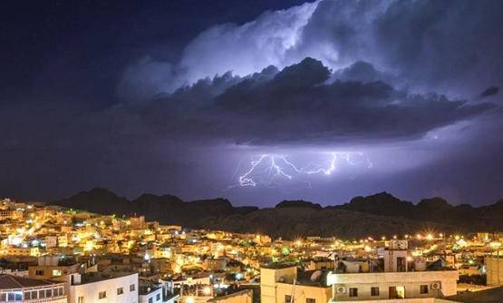 تأخير الدوام في لواءي الشوبك والبترا الاثنين