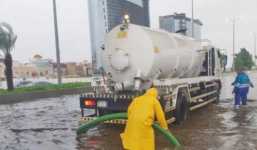 أمطار جدة.. تحذيرات متوالية وتعليق للدراسة