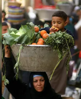 وفاة أيقونة الأمومة في مصر.. ومفاجآت عن صورتها الشهيرة