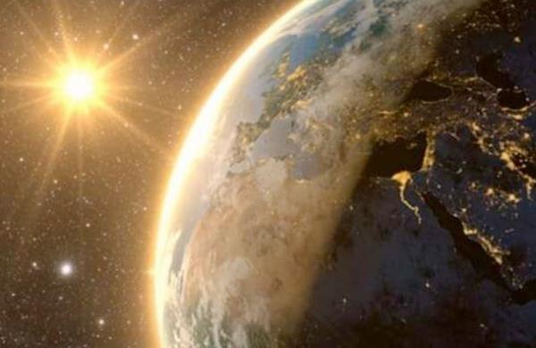 الأرض تصل لأقرب نقطة من الشمس مساء الأربعاء