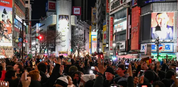 تعويض مالي مغر.. خطة يابانية ذكية لتخفيف الضغط عن طوكيو