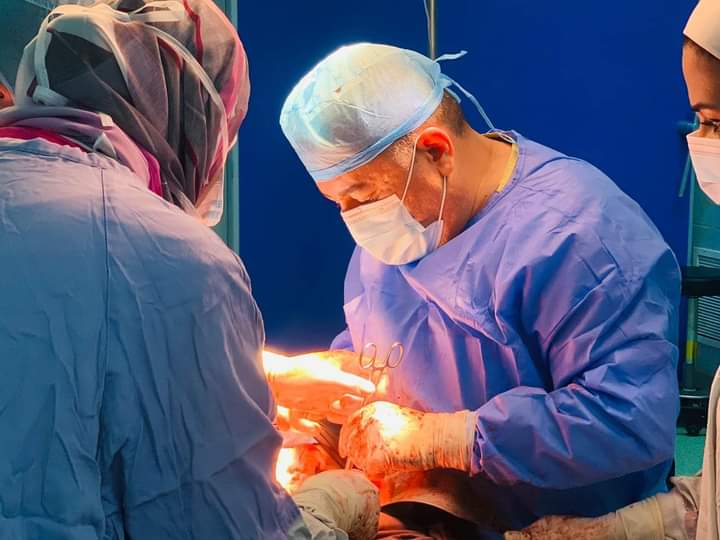 عملية استئصال ورم سرطاني رحمي بوزن ١٣ كغم في مستشفى الملكة علياء العسكري