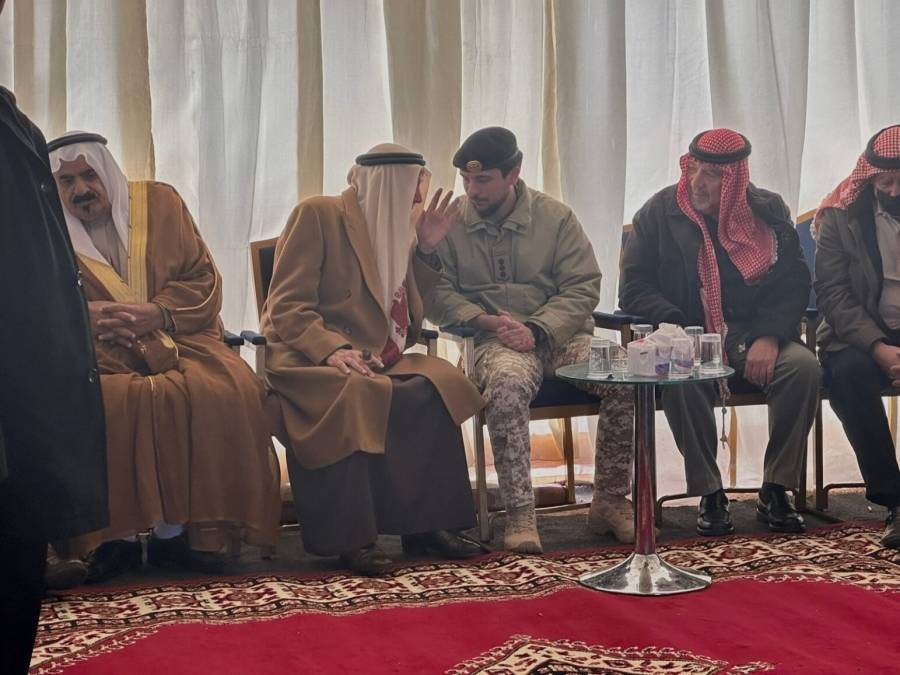 ولي العهد الامير الحسين في الياروت للتعزية بوفاة عبد السلام المجالي