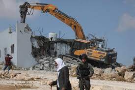 الاحتلال يهدم خيما وحظائر في دوما جنوب نابلس