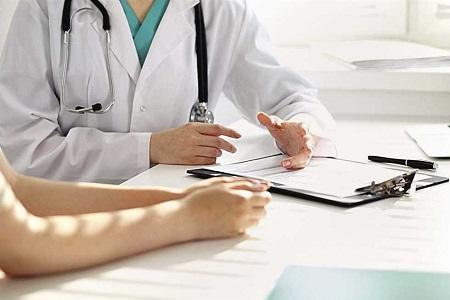 طبيب أردني عالج سيدة مجانا قبل اكتشافه امتلاكها للملايين