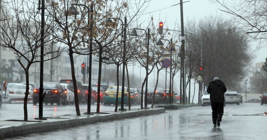 طقس العرب: توقعات بتساقط الأمطار يومي الجمعة والسبت