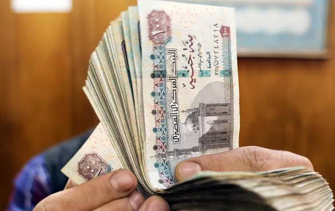 الـ 100 جنيه بـ 3 دنانير اردنية