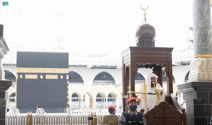 خطيب الحرم المكي: من نعم الله التي امتن بها على عباده نعمة نزول الغيث والأمطار