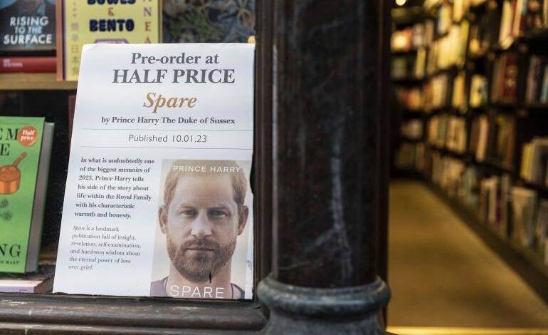 عراك عائلي ومخدرات وقتل في أفغانستان.. تسريب مذكرات الأمير هاري تثير الجدل ببريطانيا