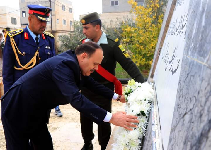 القائم بالأعمال السفارة العراقية يزور مقبرة شهداء الجيش العراقي في المفرق_صور
