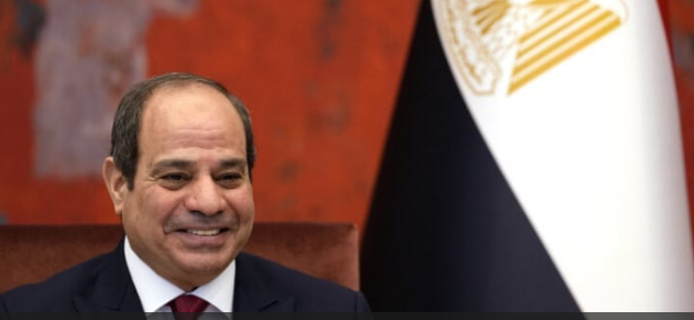 السيسي ردا على بيع قناة السويس: لا داع للخوف والقلق