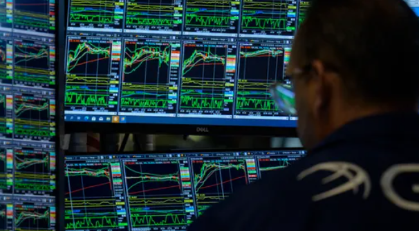 الأسهم الأميركية تصعد بعد تباطؤ زيادات الأجور