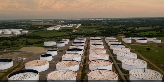 النفط يهبط في أول أسبوع من عام 2023.. برنت أقل من 80 دولارا