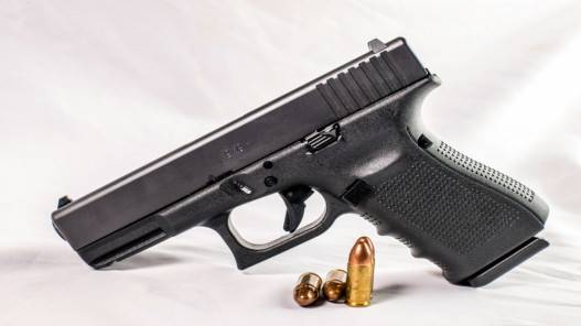 طفل عمره 6 سنوات يطلق النار على مدرس بولاية فرجينيا الأميركية