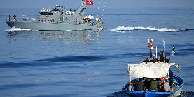 وفاة 5 مهاجرين وفقدان آخرين إثر غرق مركب قبالة السواحل التونسية