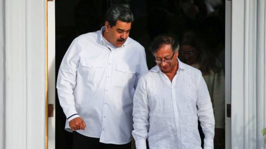 الرئيس الفنزويلي يلتقي نظيره الكولومبي بعد فتح المراكز الحدودية بين البلدين