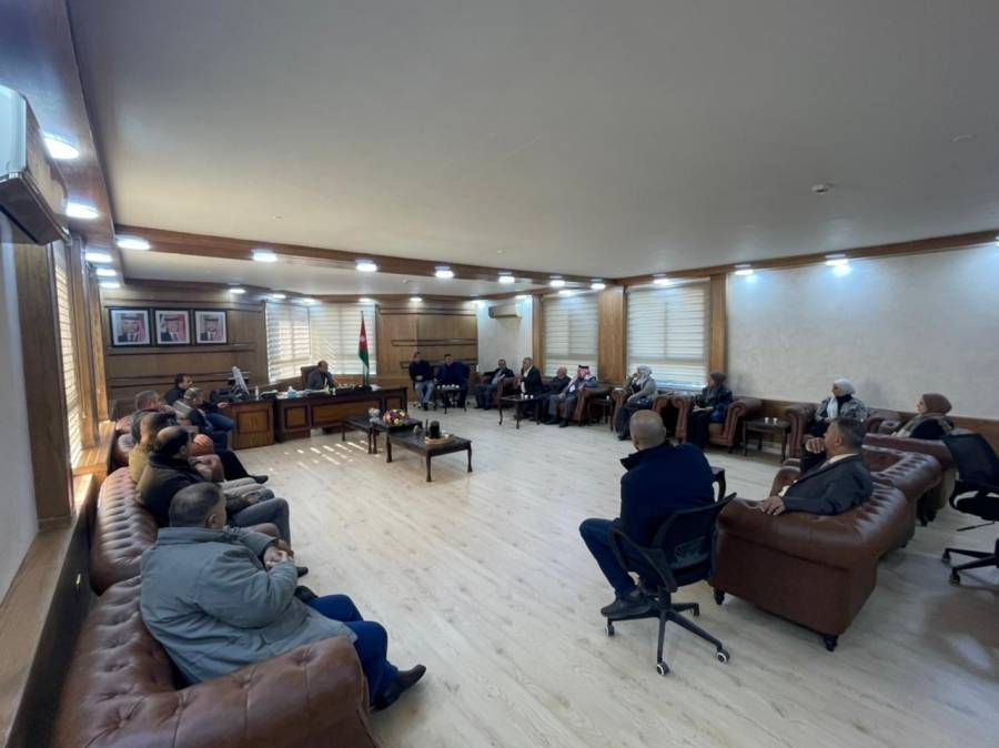 محافظ عجلون يؤكد أهمية إنشاء مواقف للسيارات في مستشفى الايمان