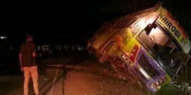 مصرع 21 شخصاً جراء تحطم حافلة على الحدود الكينية الأوغندية