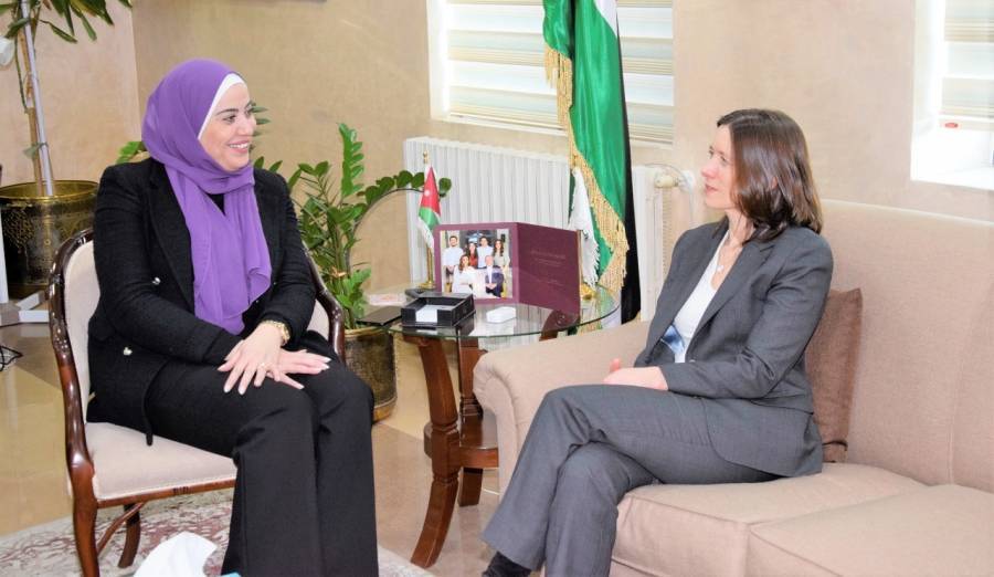 بني مصطفى تبحث مع السفيرة البريطانية سبل التعاون المشترك في مجال الرعاية الاجتماعية