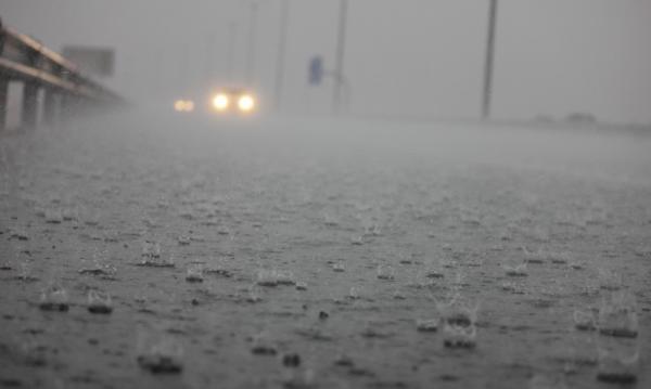 الإدارة المحلية تعلن الطوارئ المتوسطة للتعامل مع الظروف الجوية